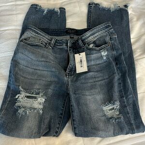 NWT Judy Blue Distressed Straight Leg Jeans